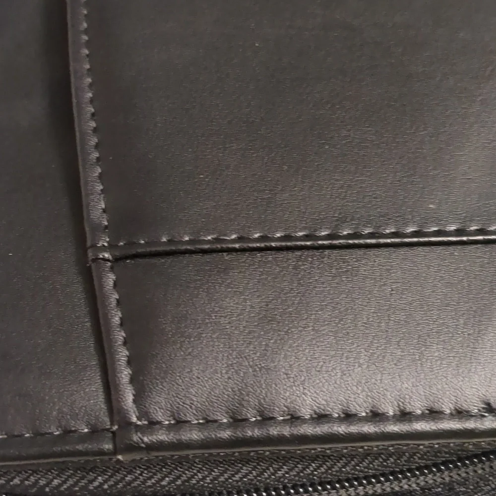 Wenger Black Leather portfolio Briefcase